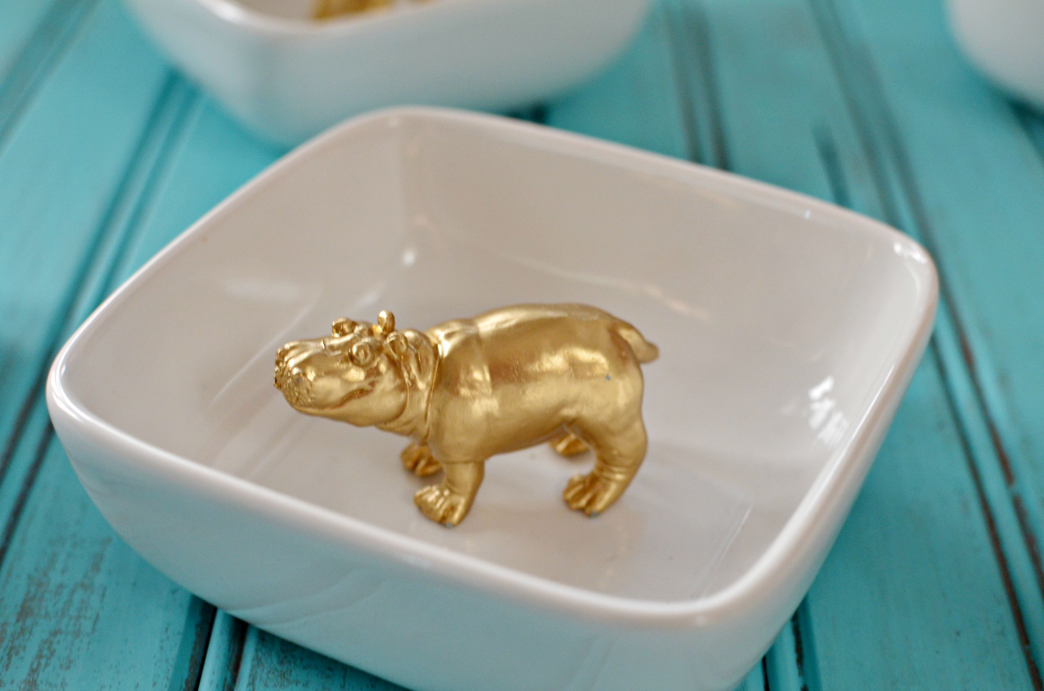 gold-hippo-ring-dish