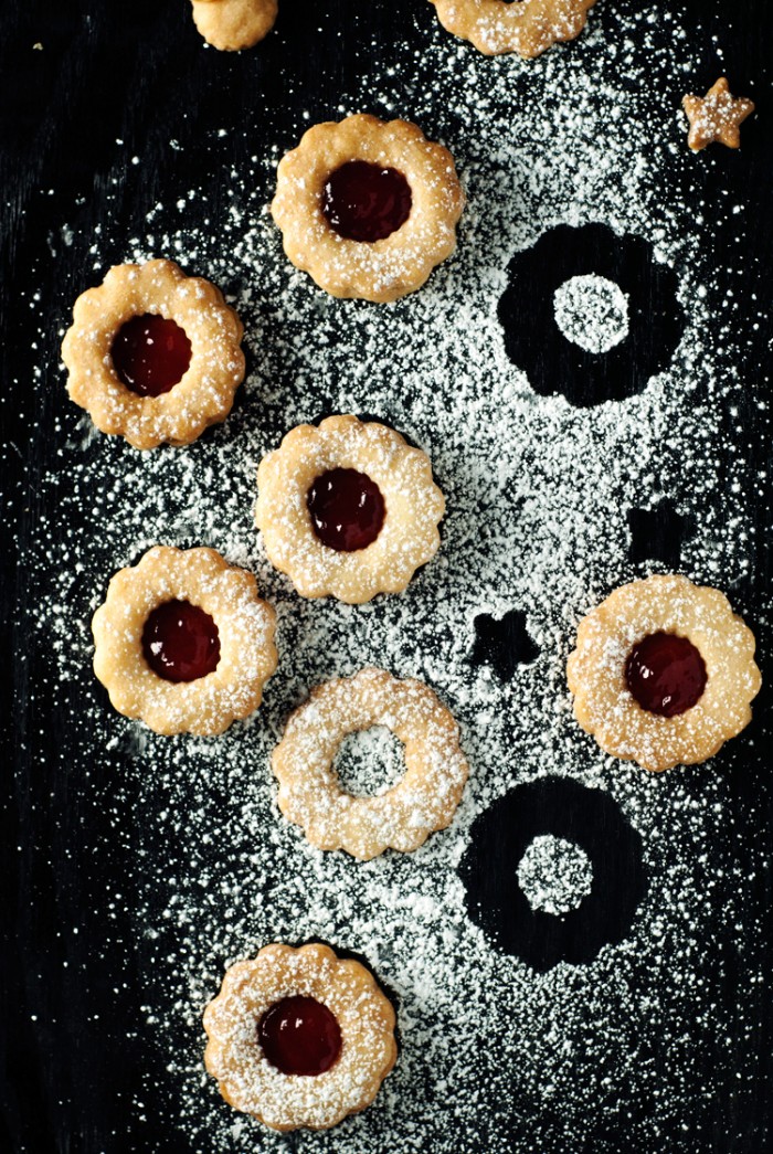 Simple-Spiced-Linzer-Cookies-9