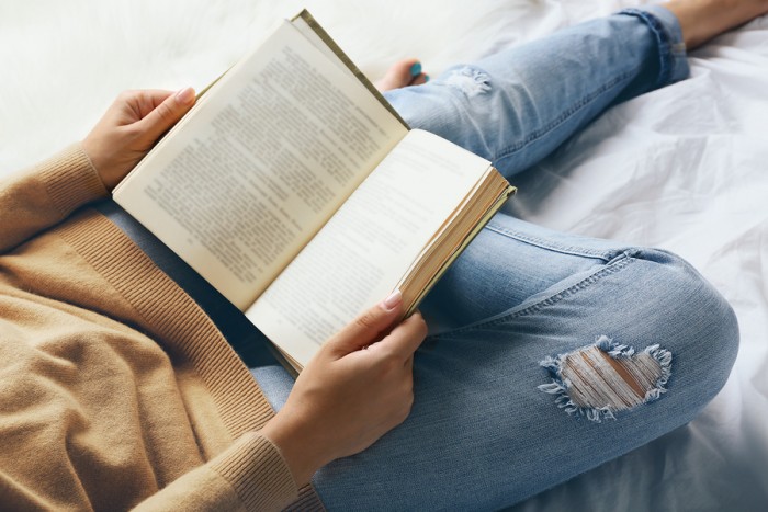 Reading-a-book-in-bed