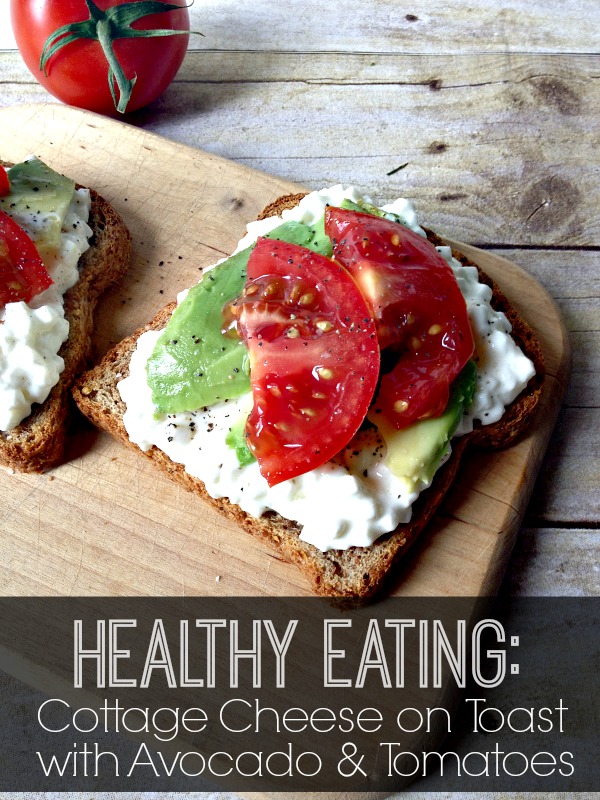 Cottage-Cheese-on-Toast-with-Avocado-and-Tomatoes