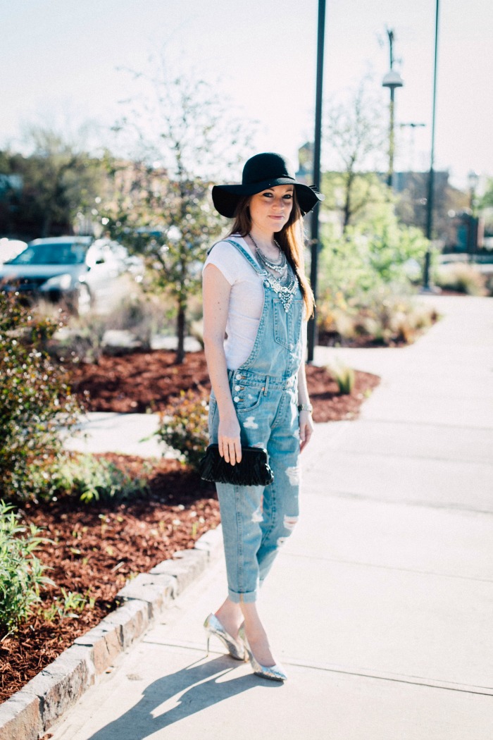 Looking for a fun date night outfit? How about styling your overalls! Cuff your hems, add some heels, throw on a statement necklace and floppy hat and you're in business!