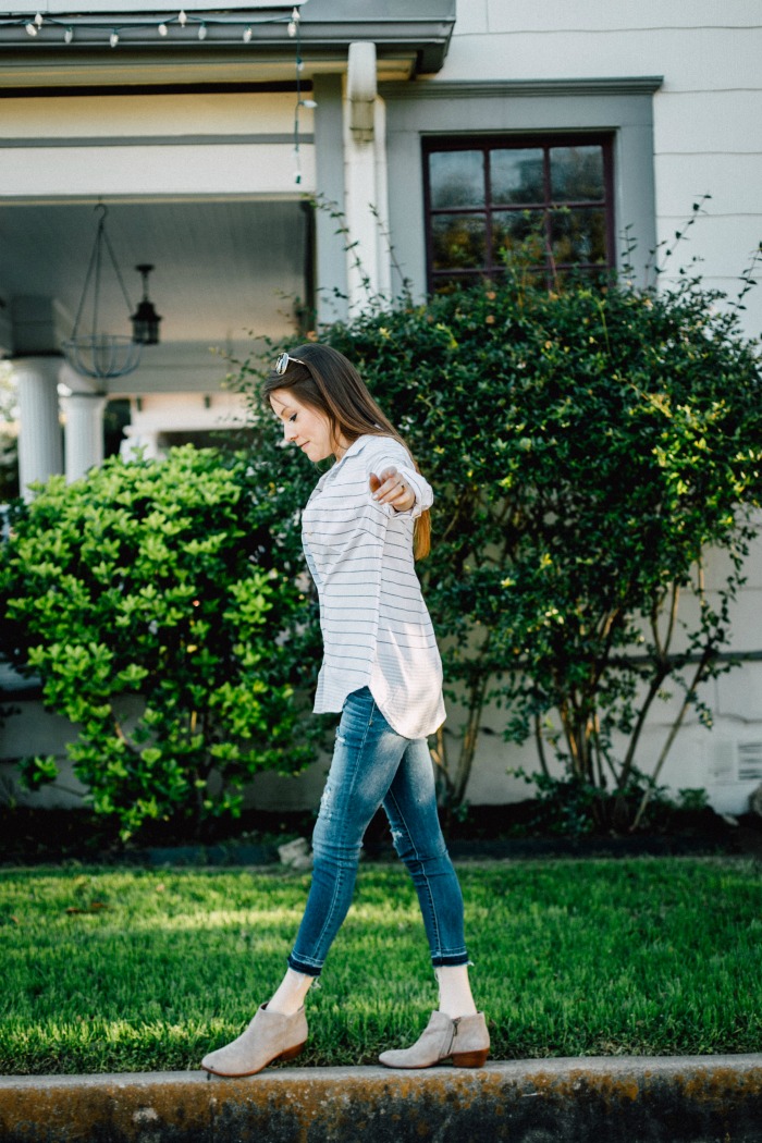 How to Style a White Striped Shirt